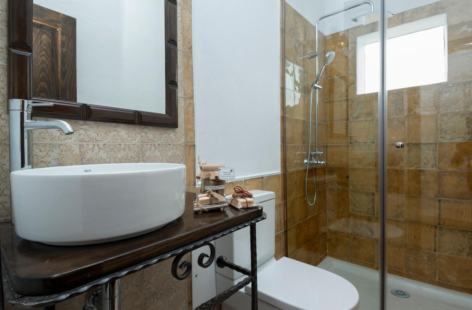 Isolina Boutique - Adults Recommended 4* Mácher